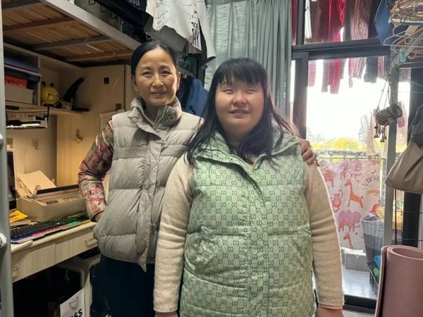 她以专业第一的成绩