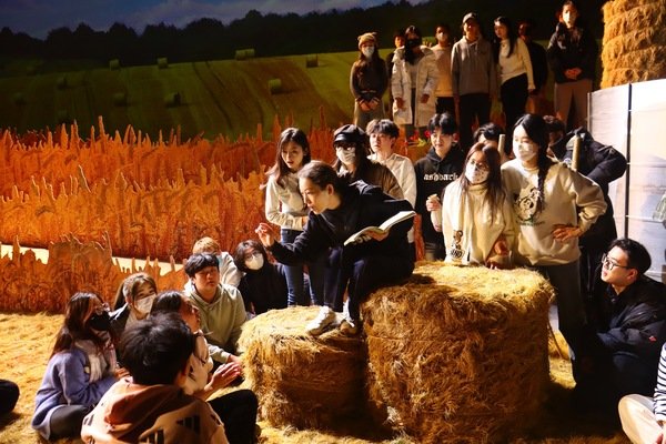 国际班底携手年轻学子