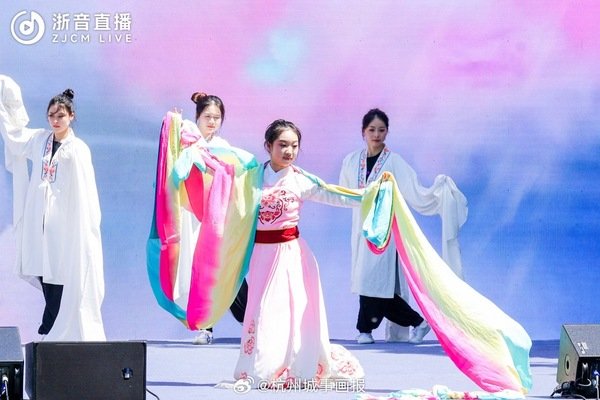 他们分别演绎了昆曲