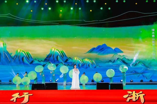 民族团结的壮丽画卷