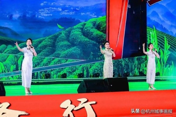 青海省党政军代表团