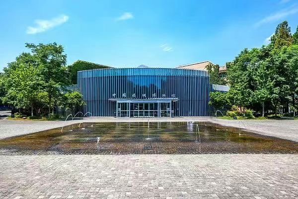 以丝绸为媒