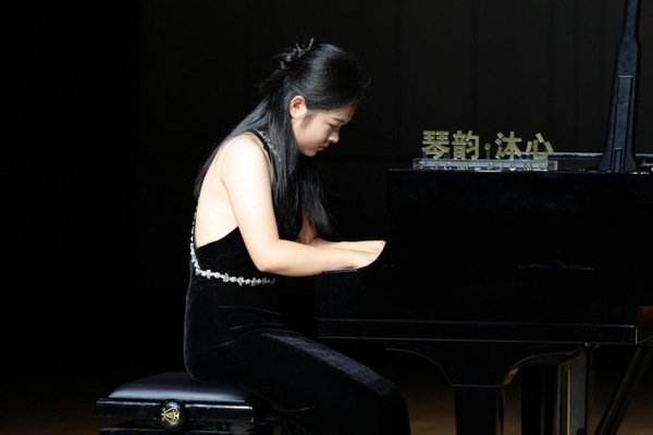 音乐会的节目安排基本按照建党至今的时