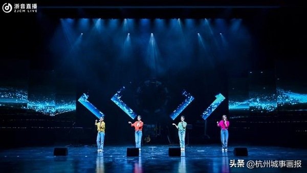 相关阅读晚会现场气氛热烈