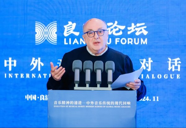 弥合着国界