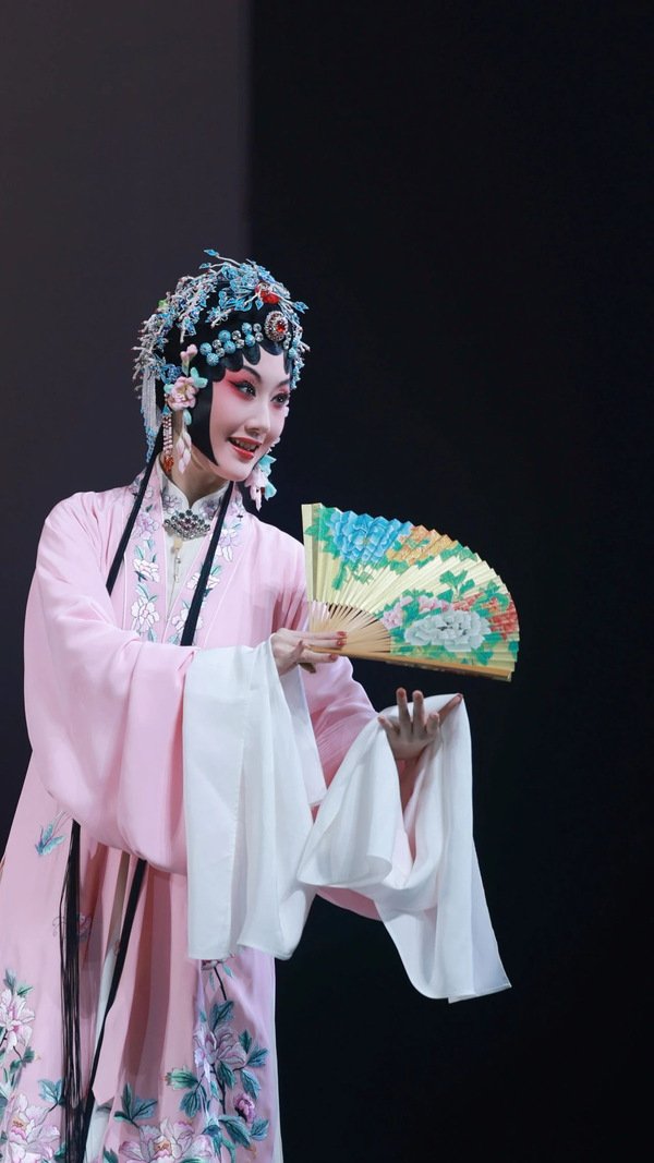 春晚戏曲节目“含浙量”超高 对照阅读