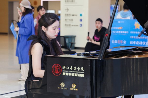 相关阅读”舞台上