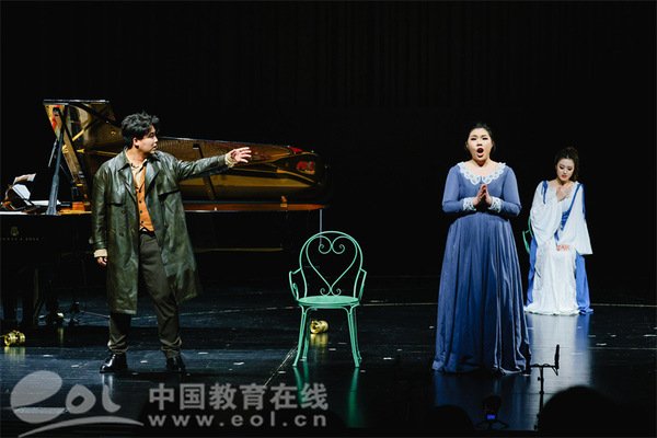 演绎跨越时空的歌剧经典 对照阅读