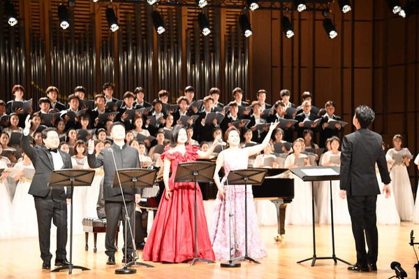 音乐家施光南两作品首次公开发表演出