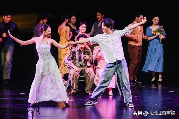光与声交织