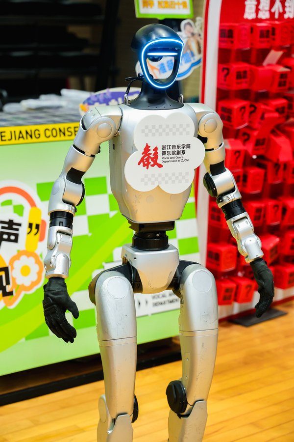 琴弦轻拨
