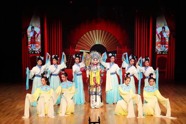 中東歐國家音樂舞蹈季啟幕 多彩文明共