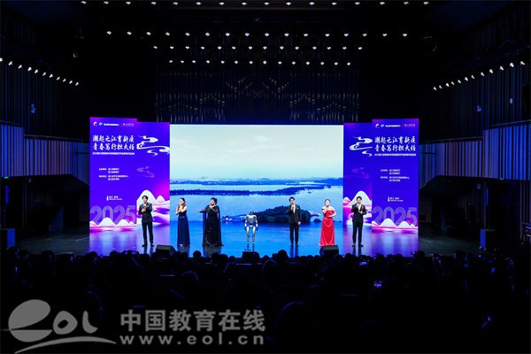 更是一次青春的礼赞