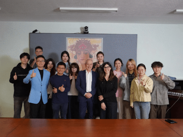 最终落在这片曾经让西方人魂牵梦绕的“