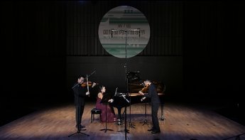 《为双小提琴和钢琴而作的五首小品》